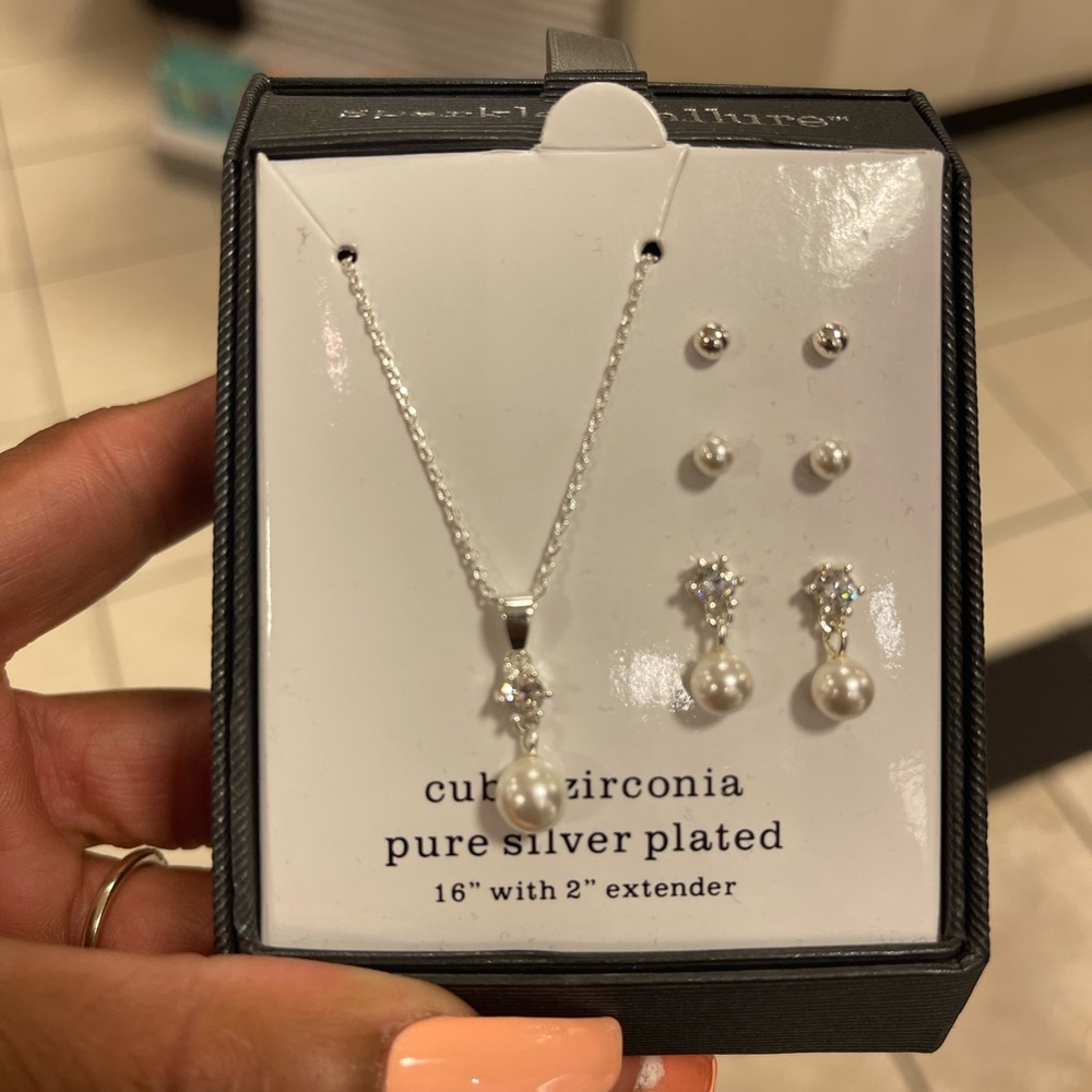 Necklace with earrings